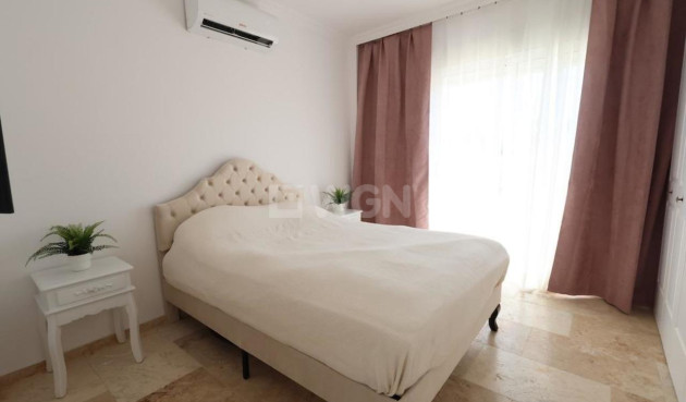 Odsprzedaż - Villa - Villamartin - Costa Blanca