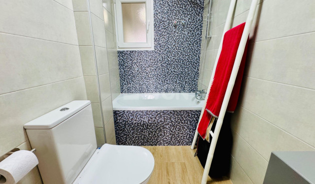 Reventa - Apartamento / piso - Pilar de la Horadada - Zona Pueblo