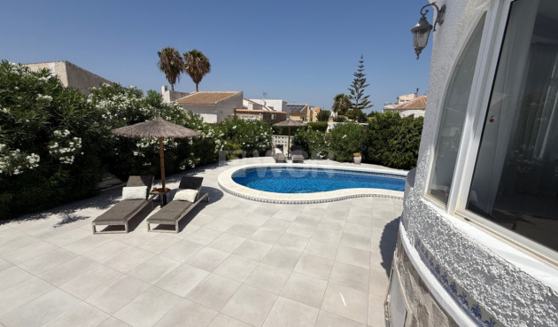 Odsprzedaż - Villa - Torrevieja - Costa Blanca