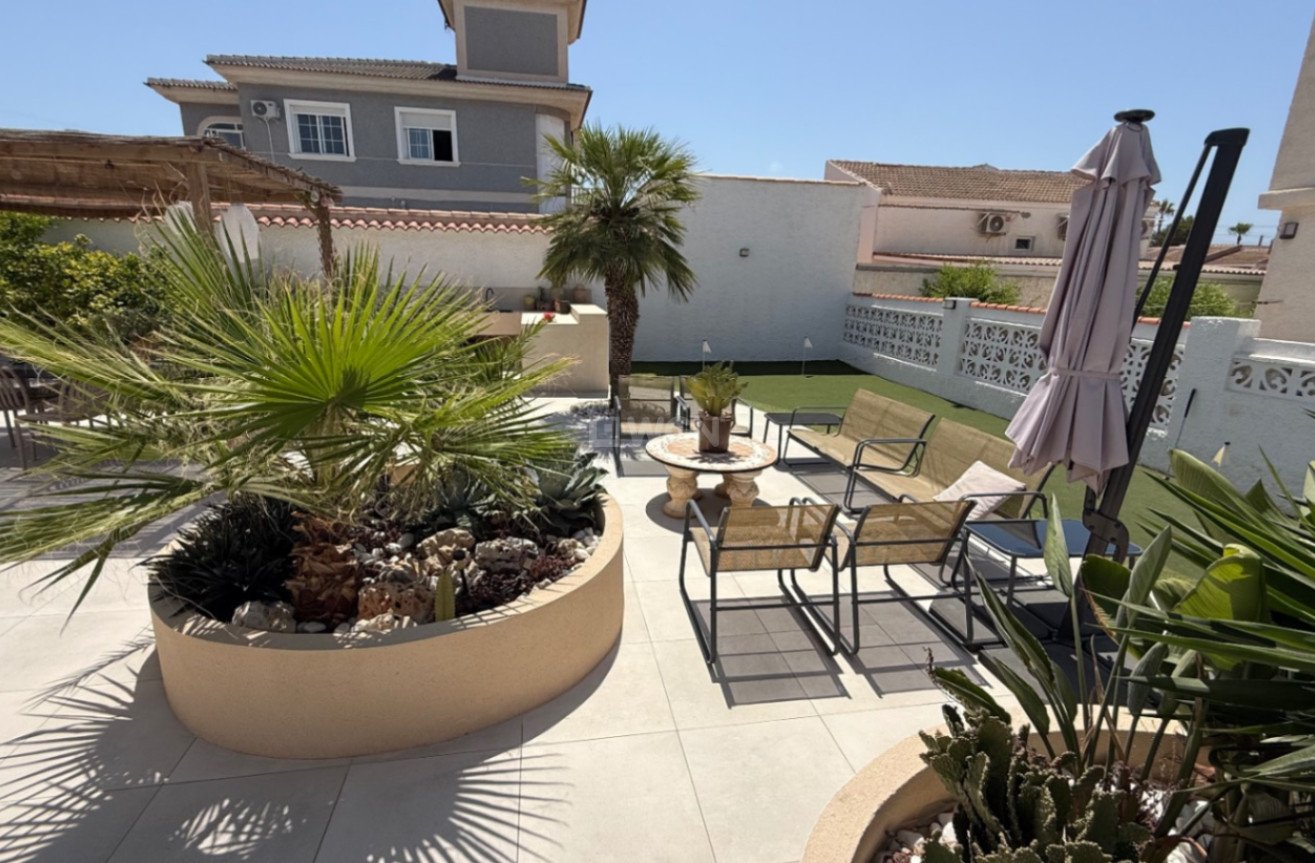 Odsprzedaż - Villa - Torrevieja - Costa Blanca
