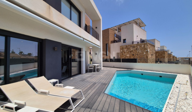 Odsprzedaż - Villa - Torrevieja - Costa Blanca