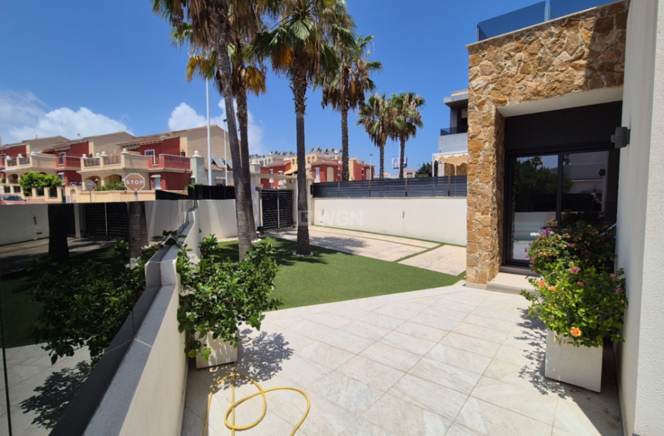 Odsprzedaż - Villa - Torrevieja - Costa Blanca