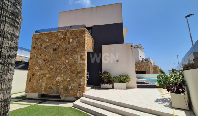 Odsprzedaż - Villa - Torrevieja - Costa Blanca