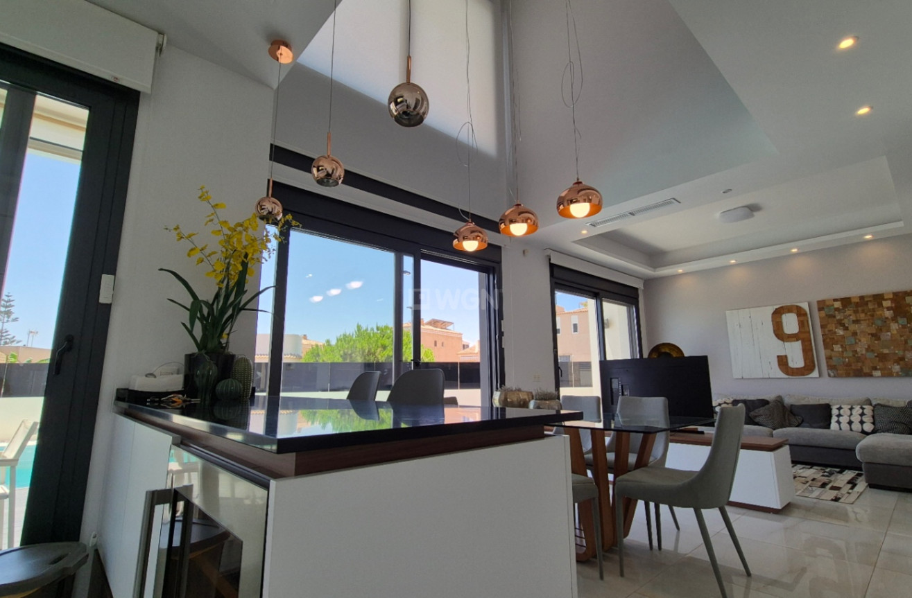 Odsprzedaż - Villa - Torrevieja - Costa Blanca