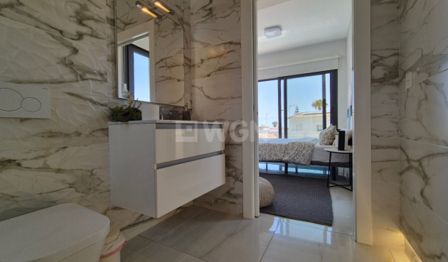 Odsprzedaż - Villa - Torrevieja - Costa Blanca