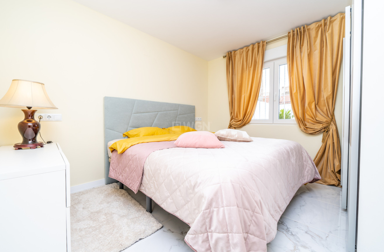 Odsprzedaż - Bungalow - Torrevieja - Torreta