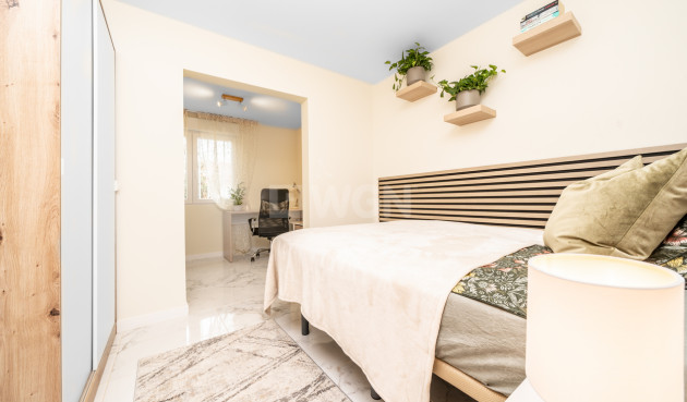 Odsprzedaż - Bungalow - Torrevieja - Torreta