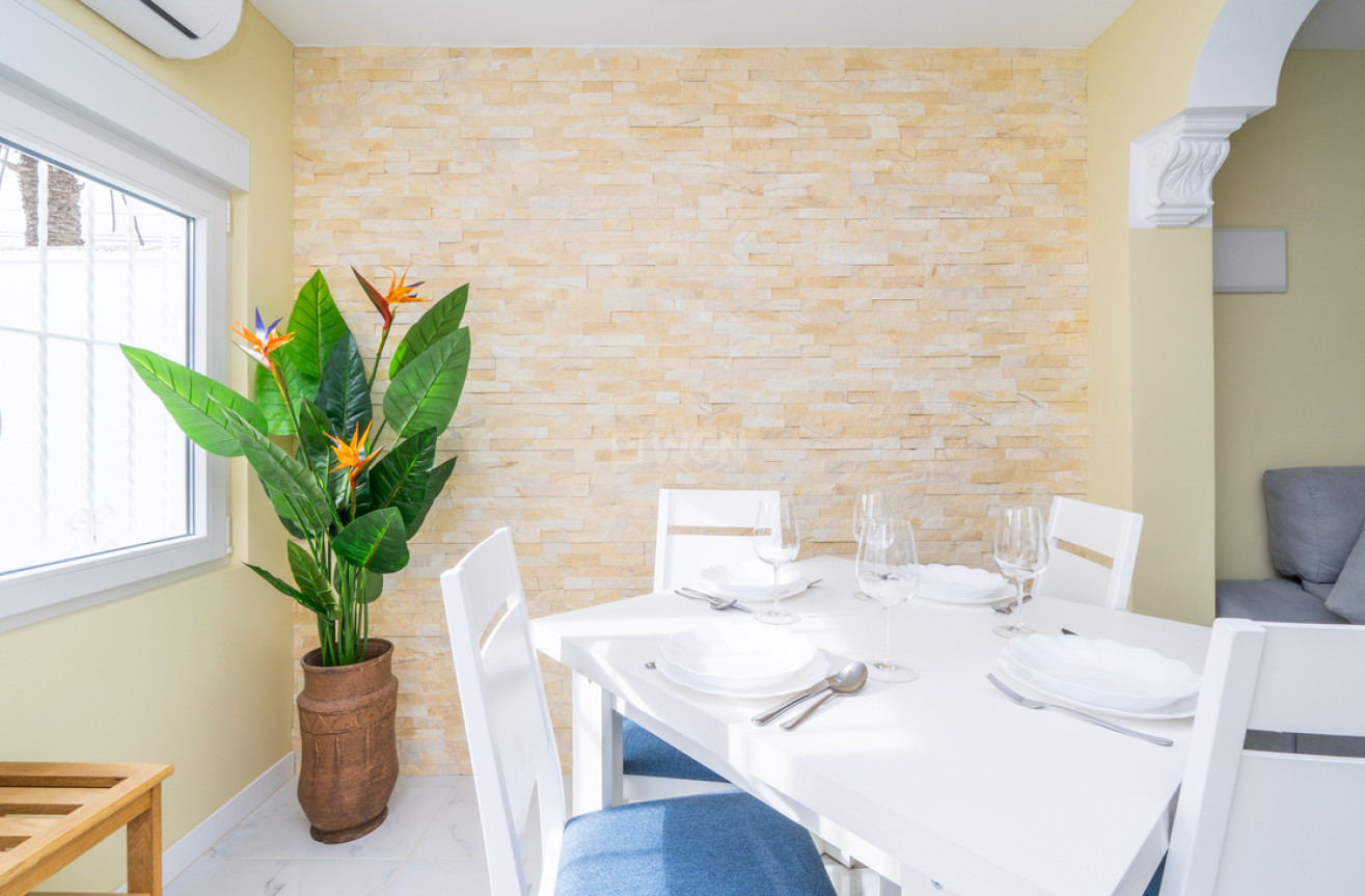 Odsprzedaż - Bungalow - Torrevieja - Torreta