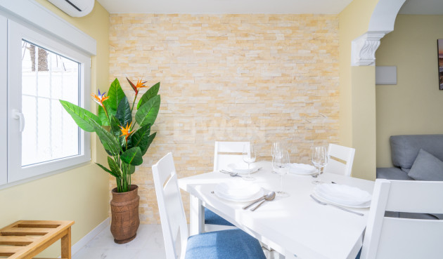 Odsprzedaż - Bungalow - Torrevieja - Torreta