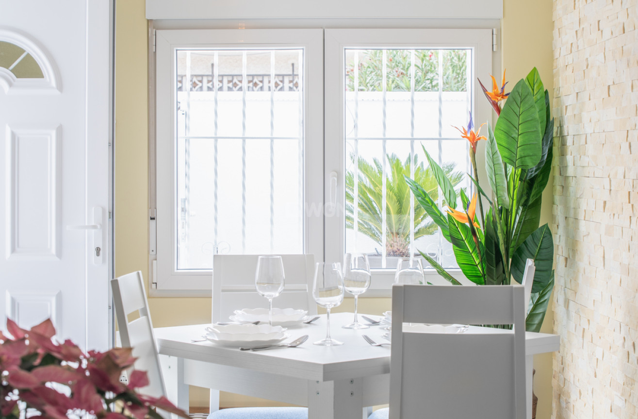 Odsprzedaż - Bungalow - Torrevieja - Torreta