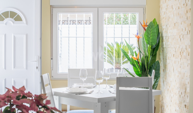 Odsprzedaż - Bungalow - Torrevieja - Torreta