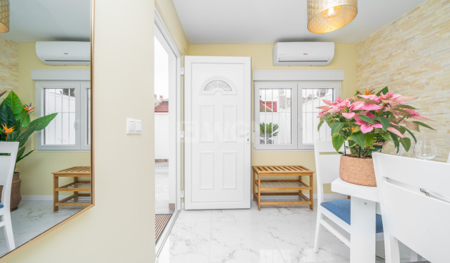 Odsprzedaż - Bungalow - Torrevieja - Torreta