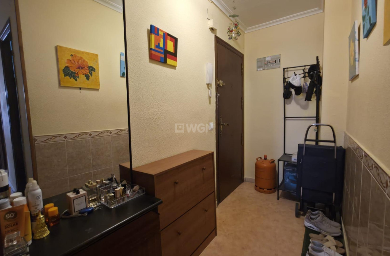 Odsprzedaż - Mieszkanie w bloku - Torrevieja - Playa del Cura