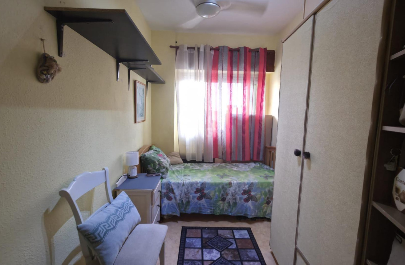 Odsprzedaż - Mieszkanie w bloku - Torrevieja - Playa del Cura