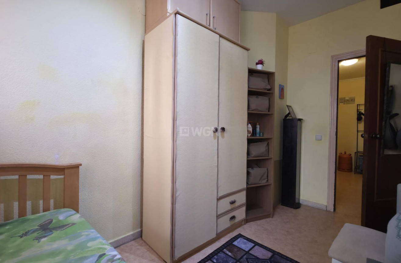 Odsprzedaż - Mieszkanie w bloku - Torrevieja - Playa del Cura