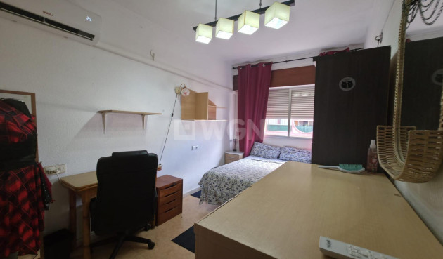 Odsprzedaż - Mieszkanie w bloku - Torrevieja - Playa del Cura
