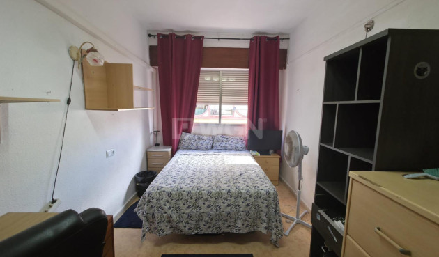 Odsprzedaż - Mieszkanie w bloku - Torrevieja - Playa del Cura