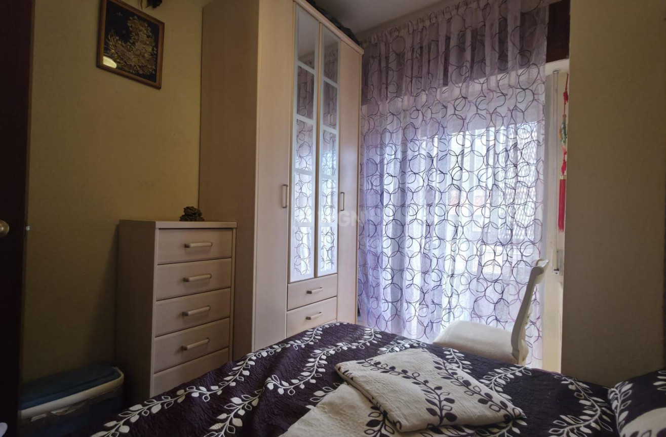 Odsprzedaż - Mieszkanie w bloku - Torrevieja - Playa del Cura