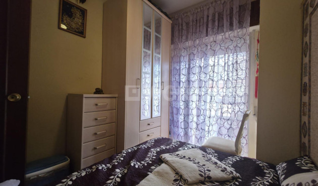 Odsprzedaż - Mieszkanie w bloku - Torrevieja - Playa del Cura
