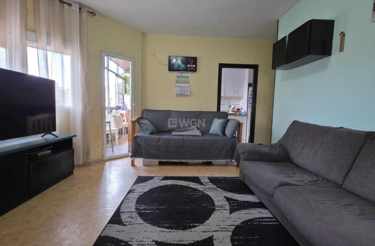 Odsprzedaż - Mieszkanie w bloku - Torrevieja - Playa del Cura