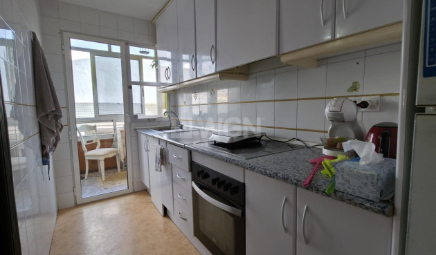 Odsprzedaż - Mieszkanie w bloku - Torrevieja - Playa del Cura