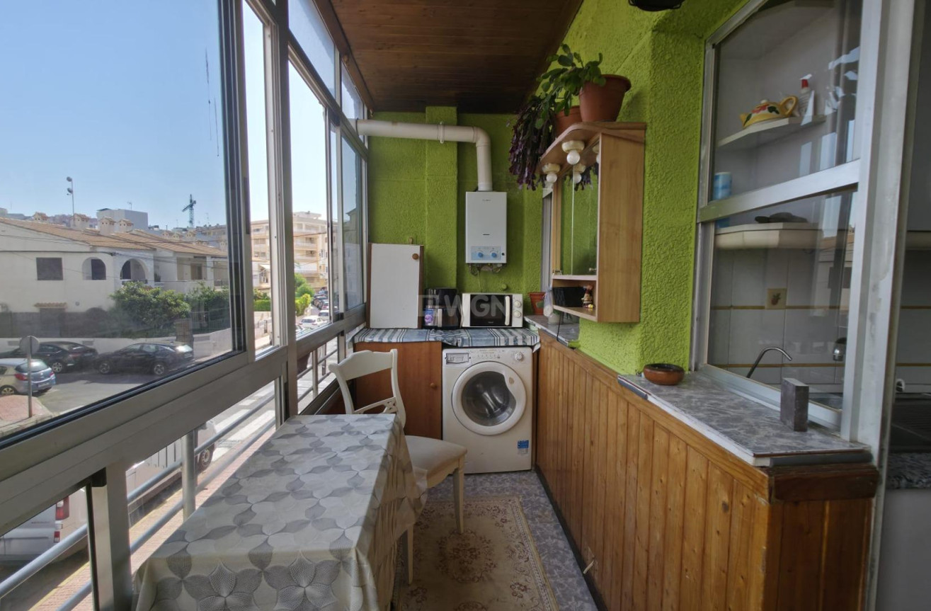 Odsprzedaż - Mieszkanie w bloku - Torrevieja - Playa del Cura