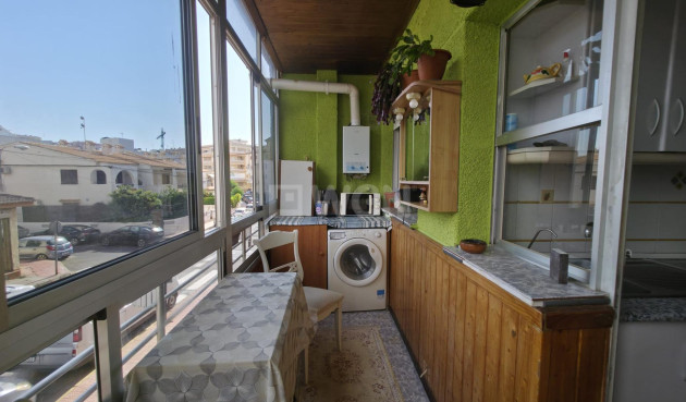 Odsprzedaż - Mieszkanie w bloku - Torrevieja - Playa del Cura