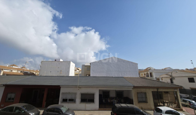 Odsprzedaż - Mieszkanie w bloku - Torrevieja - Playa del Cura