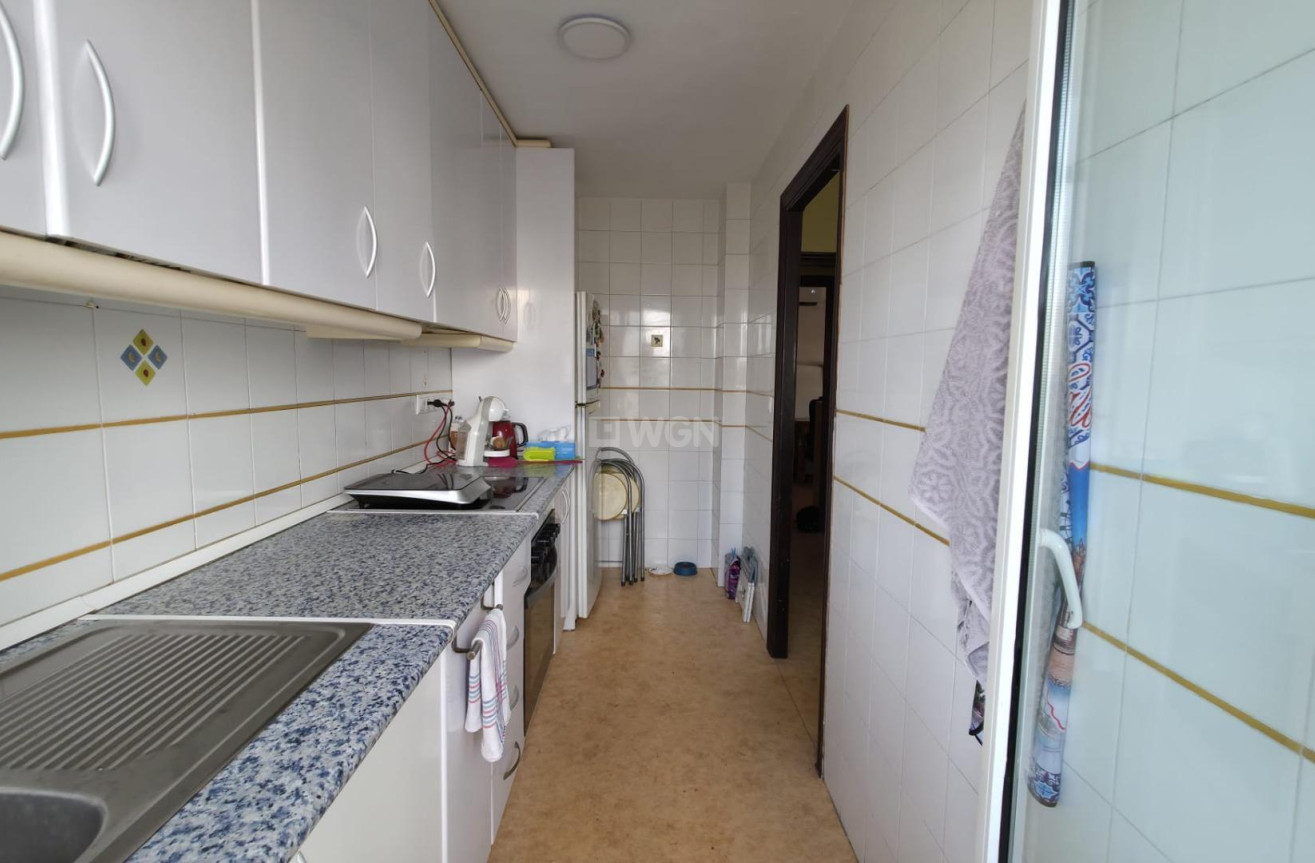 Odsprzedaż - Mieszkanie w bloku - Torrevieja - Playa del Cura