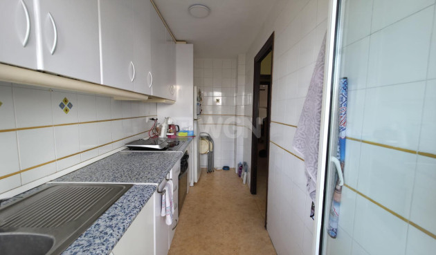 Odsprzedaż - Mieszkanie w bloku - Torrevieja - Playa del Cura