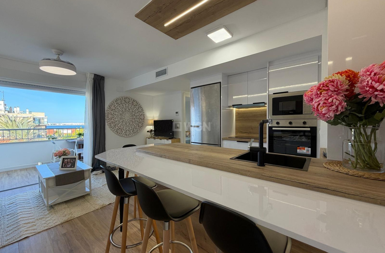Wiederverkauf - Wohnung - Torrevieja - Punta Prima