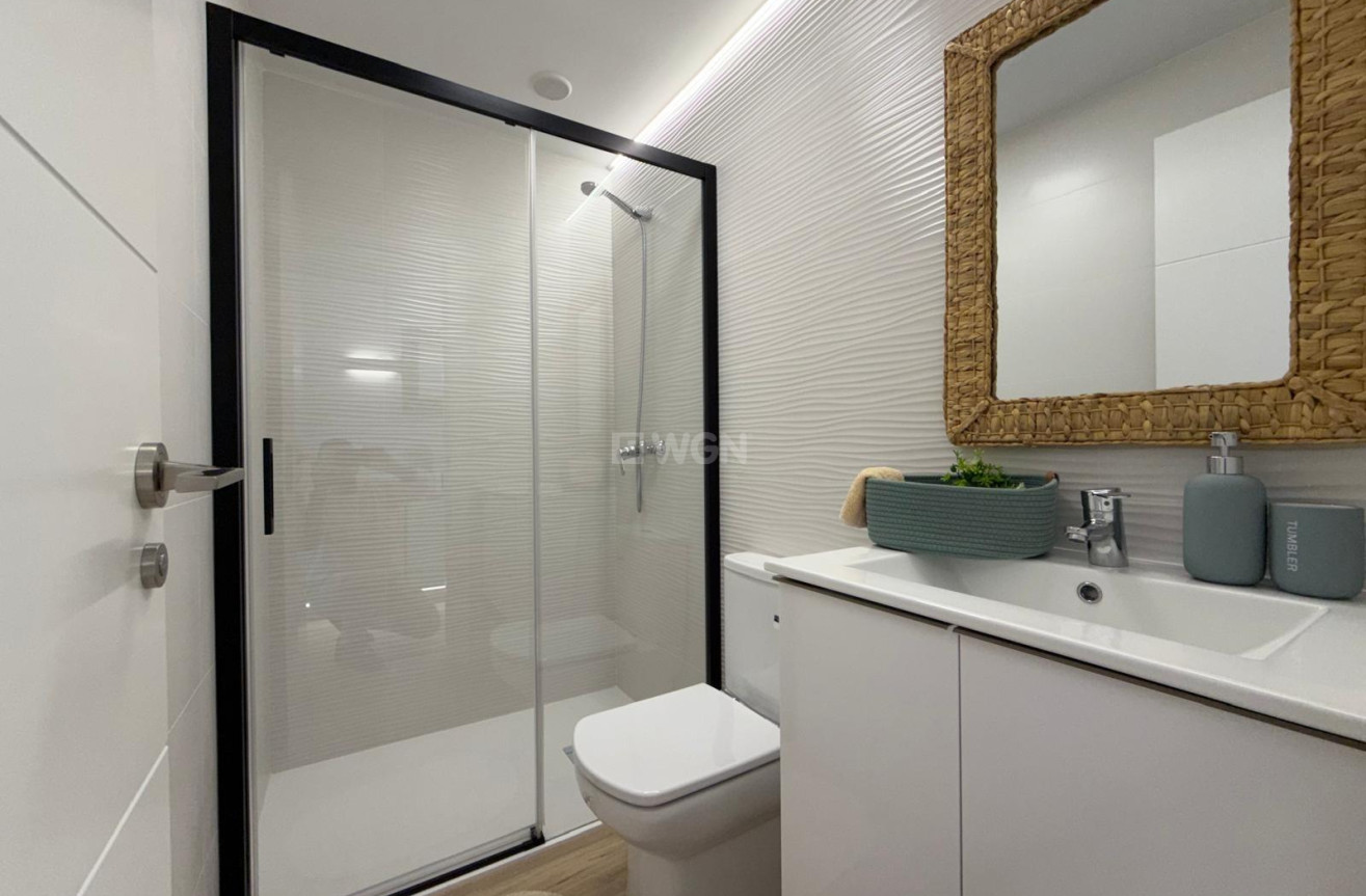 Wiederverkauf - Wohnung - Torrevieja - Punta Prima
