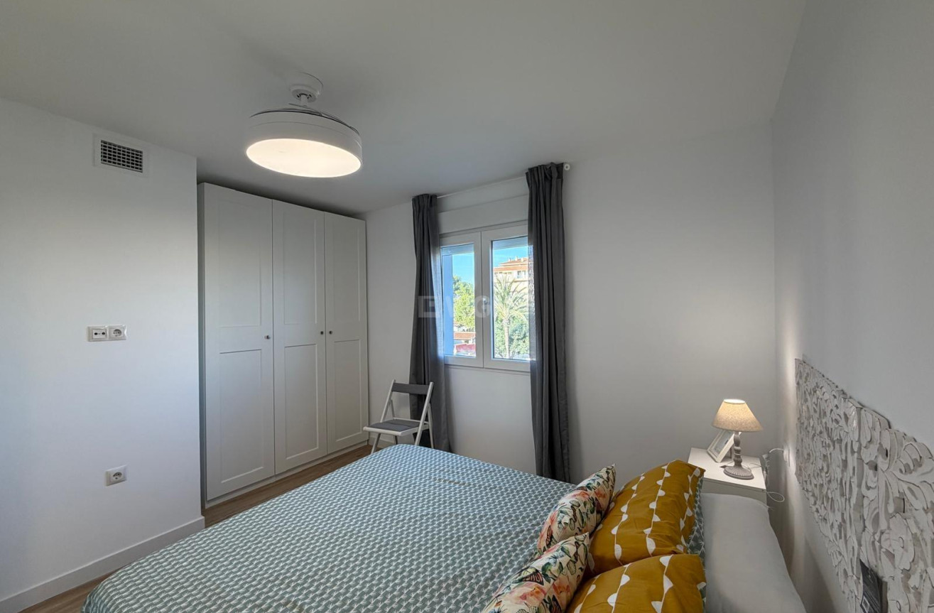 Wiederverkauf - Wohnung - Torrevieja - Punta Prima