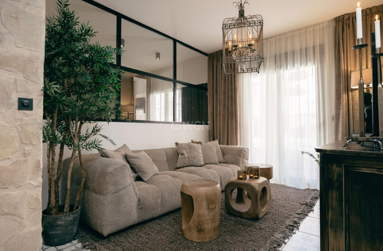 Resale - Apartment / flat - Torrevieja - Las Piscinas Naturales