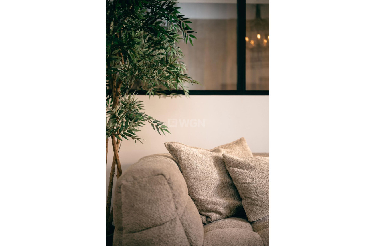 Resale - Apartment / flat - Torrevieja - Las Piscinas Naturales