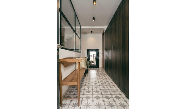 Resale - Apartment / flat - Torrevieja - Las Piscinas Naturales