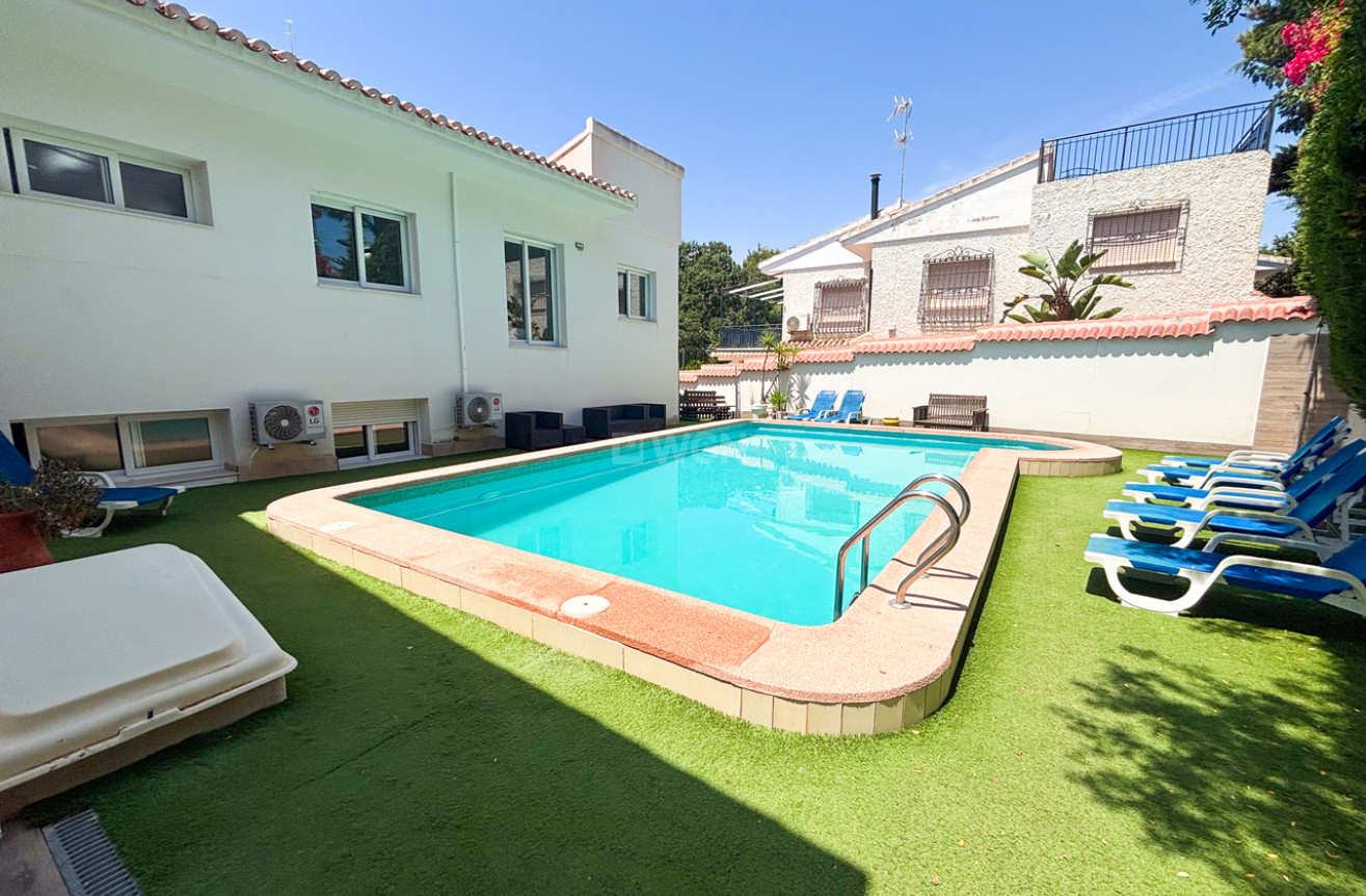 Odsprzedaż - Villa - Dehesa de Campoamor - Costa Blanca