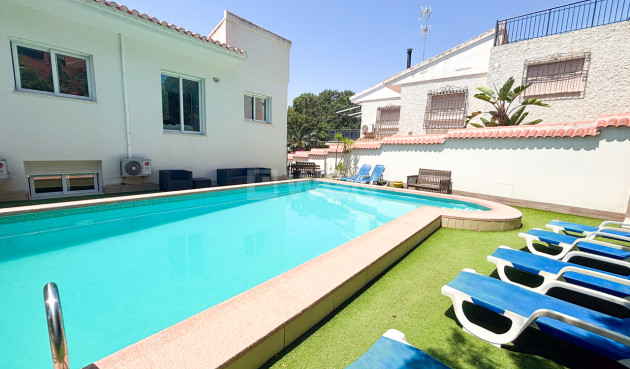 Odsprzedaż - Villa - Dehesa de Campoamor - Costa Blanca