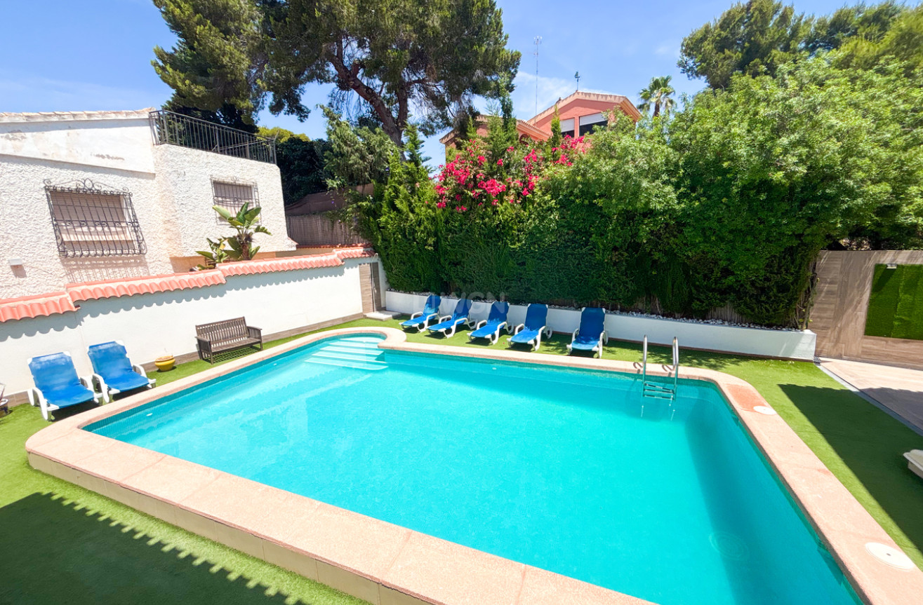 Odsprzedaż - Villa - Dehesa de Campoamor - Costa Blanca