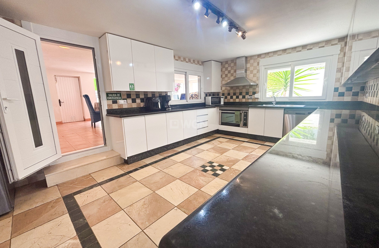 Odsprzedaż - Villa - Dehesa de Campoamor - Costa Blanca