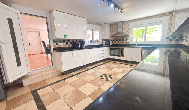 Odsprzedaż - Villa - Dehesa de Campoamor - Costa Blanca