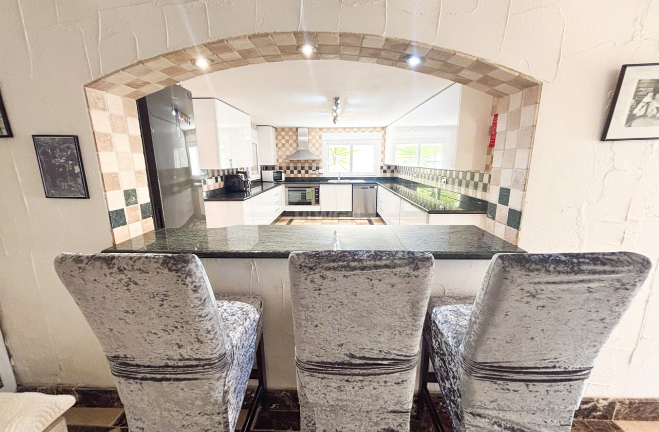 Odsprzedaż - Villa - Dehesa de Campoamor - Costa Blanca