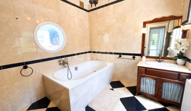 Odsprzedaż - Villa - Dehesa de Campoamor - Costa Blanca