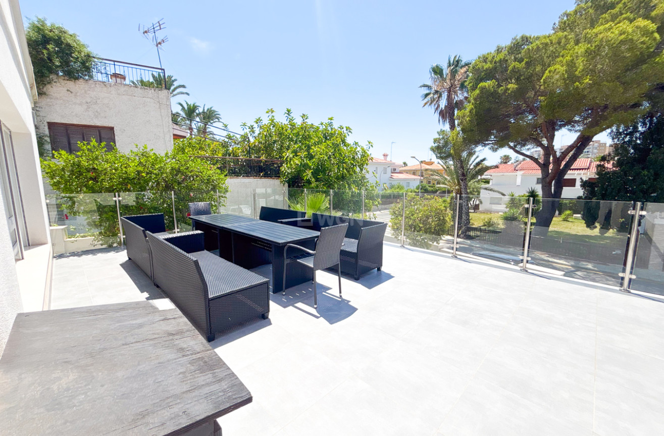 Odsprzedaż - Villa - Dehesa de Campoamor - Costa Blanca