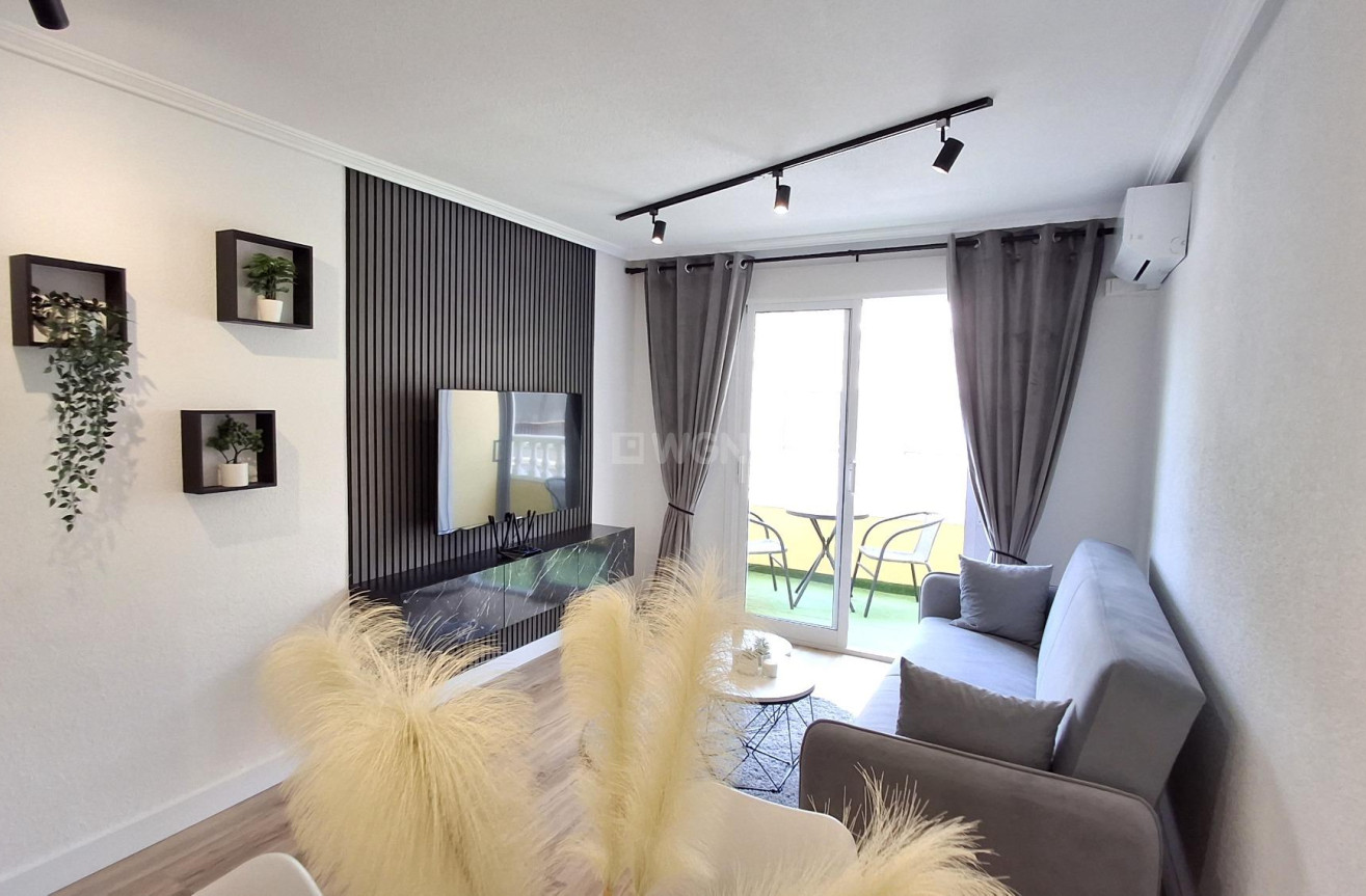 Resale - Apartment / flat - Torrevieja - Estacion De Autobuses