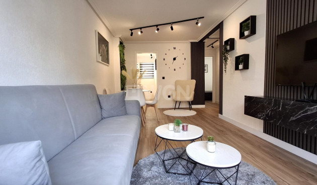 Resale - Apartment / flat - Torrevieja - Estacion De Autobuses