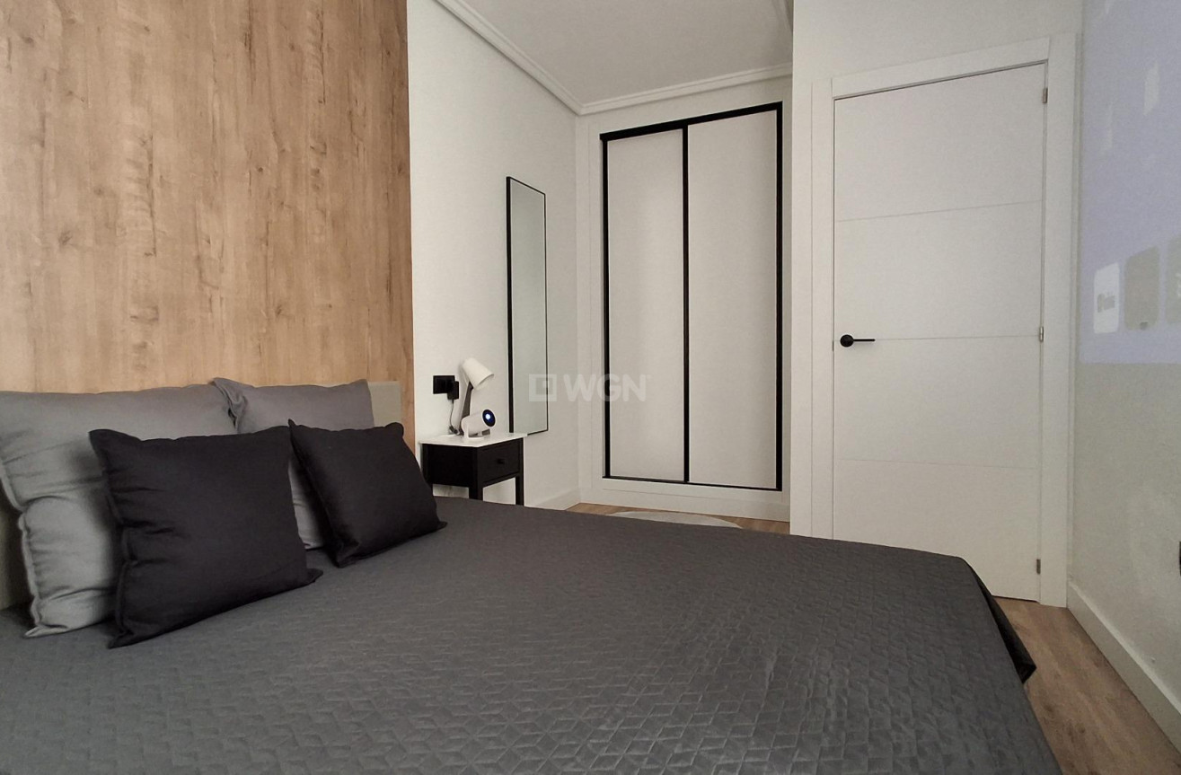 Resale - Apartment / flat - Torrevieja - Estacion De Autobuses