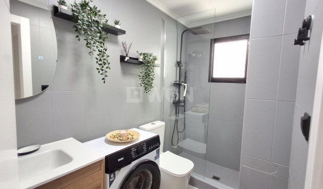 Resale - Apartment / flat - Torrevieja - Estacion De Autobuses