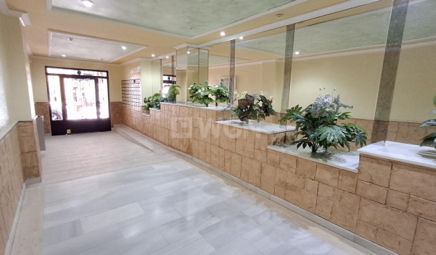 Resale - Apartment / flat - Torrevieja - Estacion De Autobuses