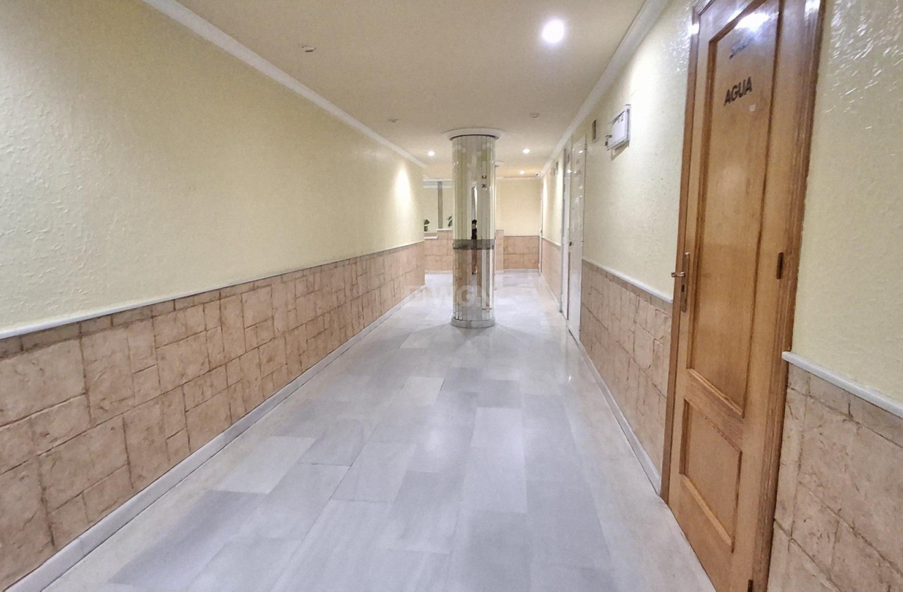 Resale - Apartment / flat - Torrevieja - Estacion De Autobuses
